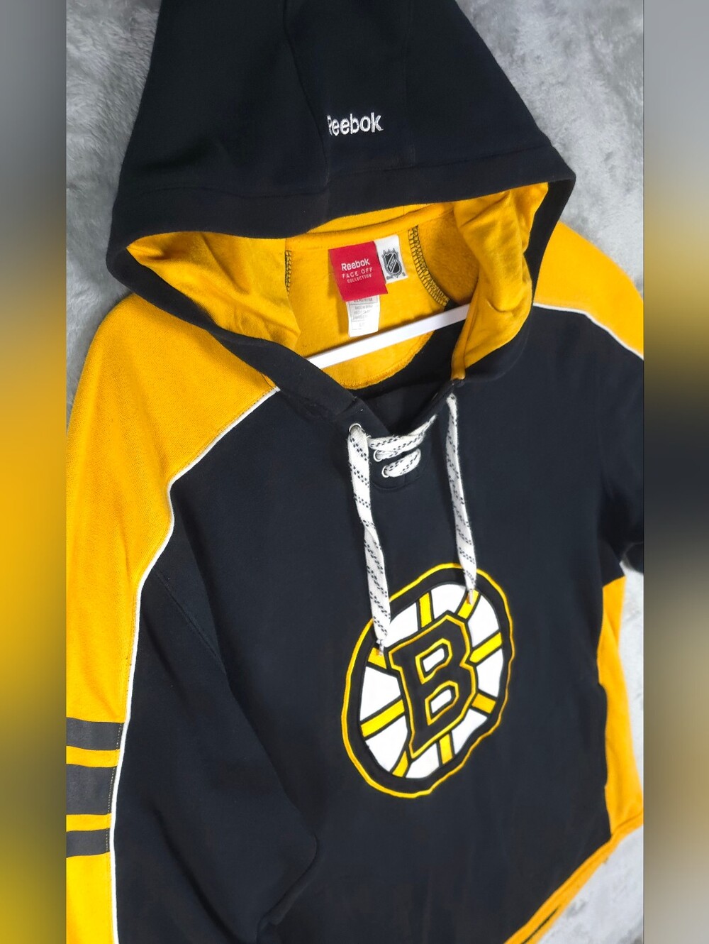 Reebok Boston Bruins Lace Up Face Off Hoodie Large